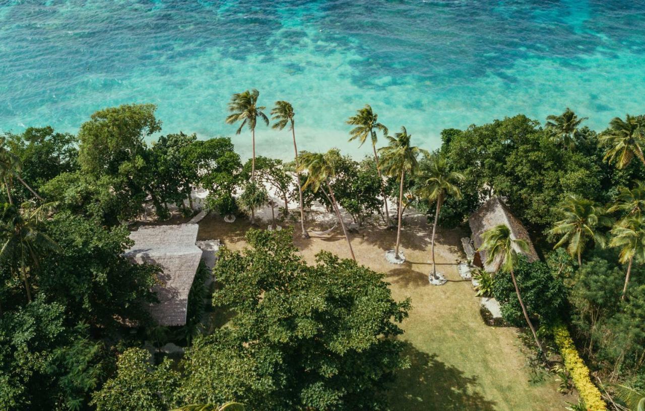 Whispering Palms - Absolute Beachfront Villas Port Vila Bagian luar foto